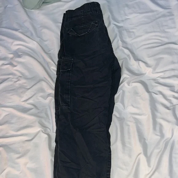 H&M Black Cargo Pants for Men - Picture 2 of 2